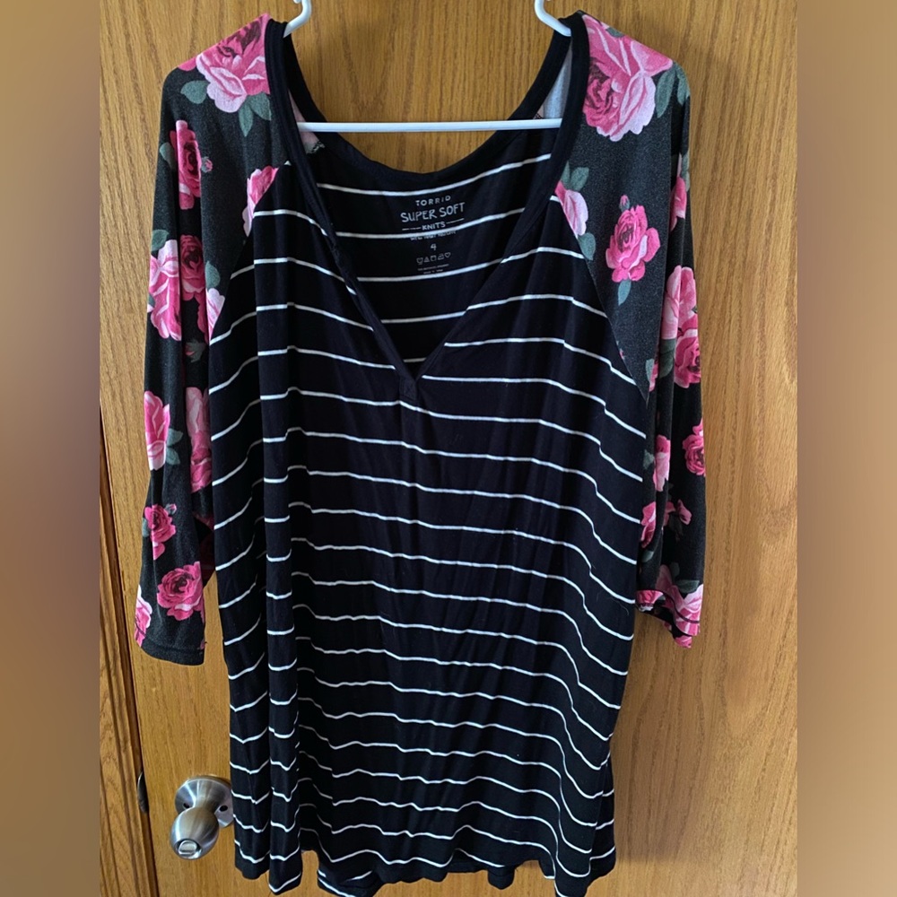 Size 4 Torrid top